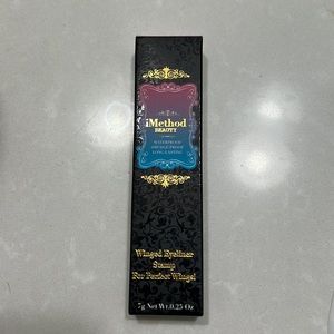 IMethod winged eyeliner